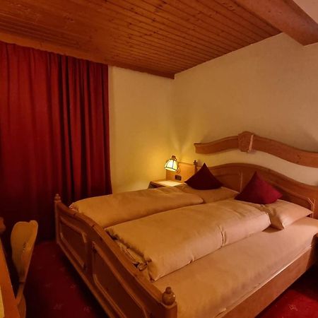 Hotel Garni Friedheim Sankt Anton am Arlberg Habitación foto