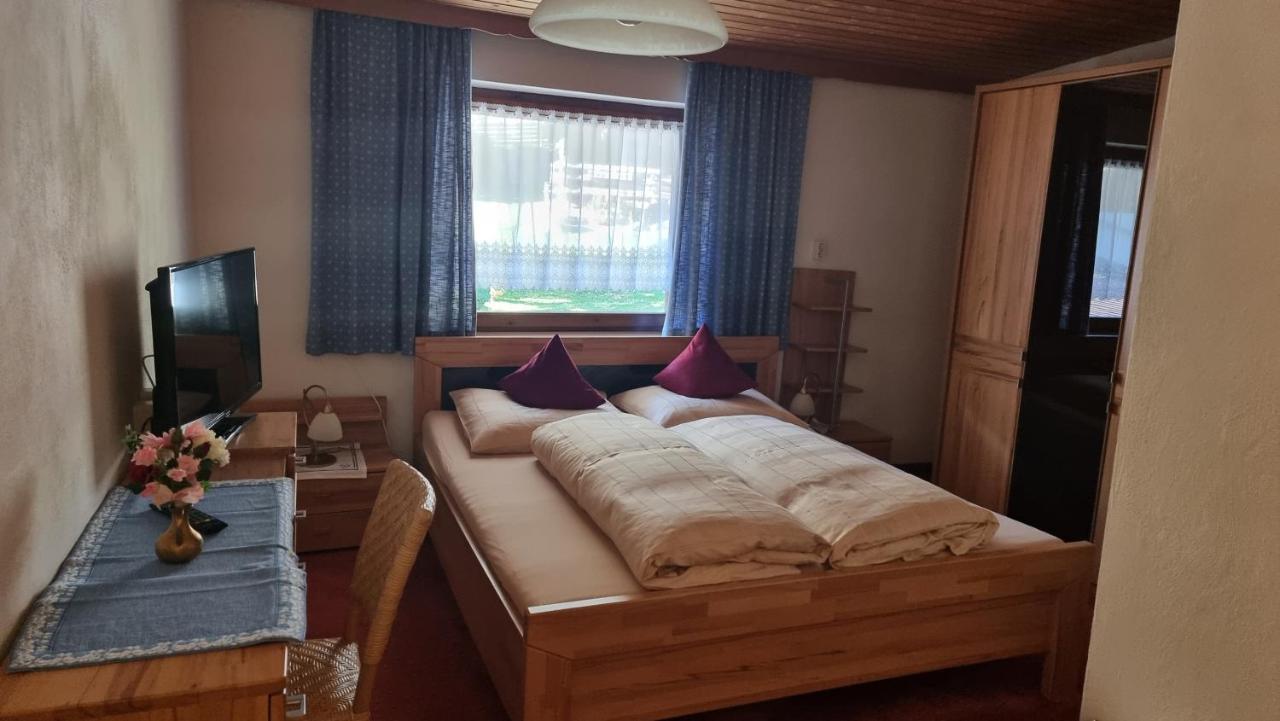 Hotel Garni Friedheim Sankt Anton am Arlberg Habitación foto