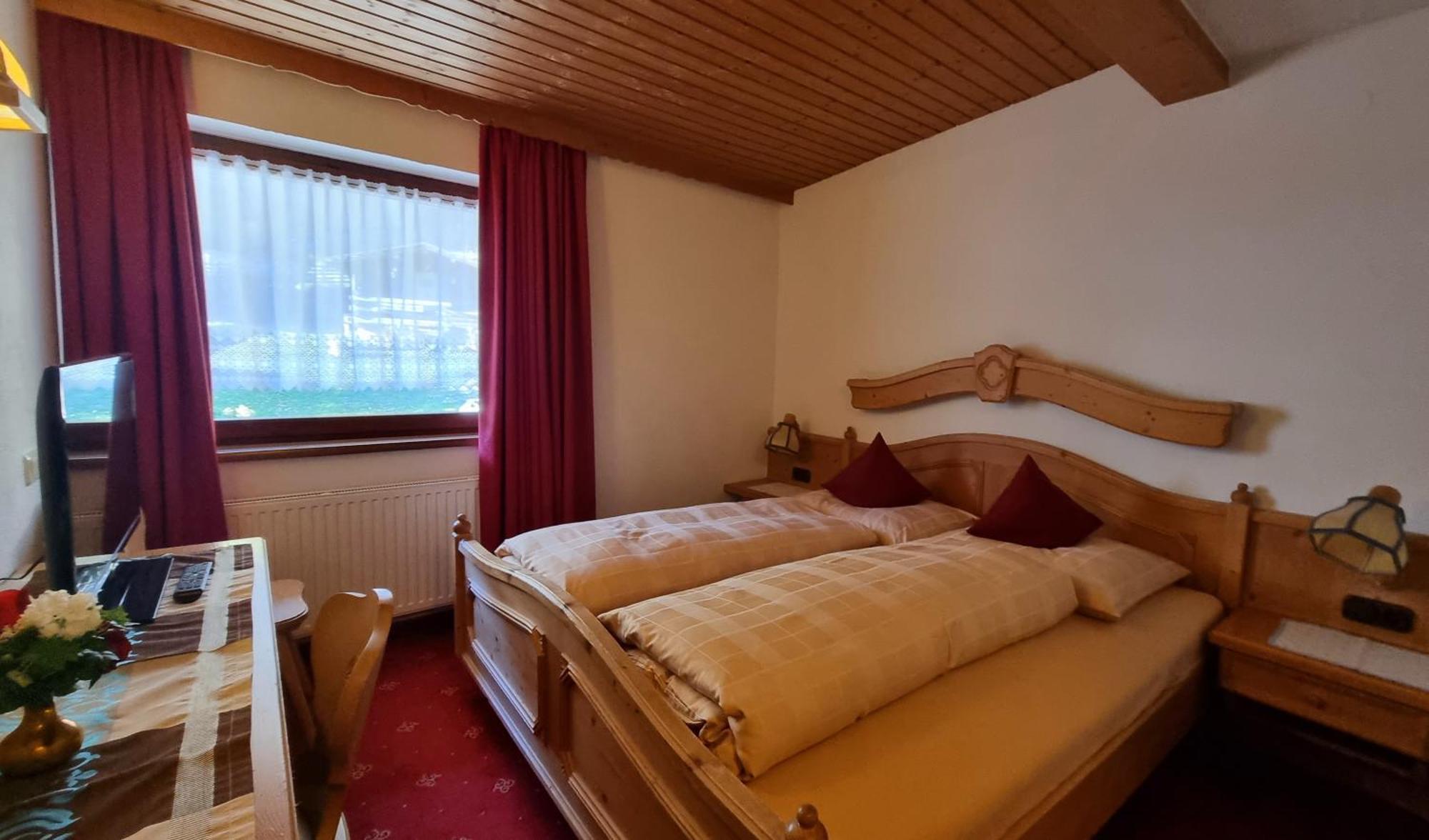Hotel Garni Friedheim Sankt Anton am Arlberg Habitación foto