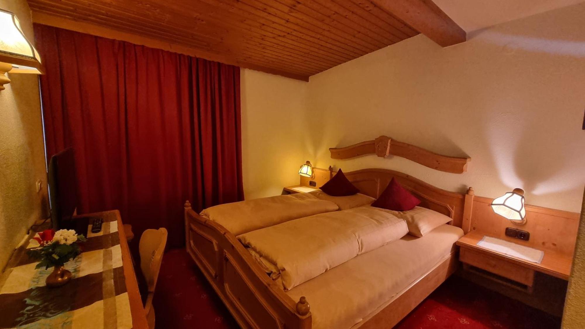 Hotel Garni Friedheim Sankt Anton am Arlberg Habitación foto